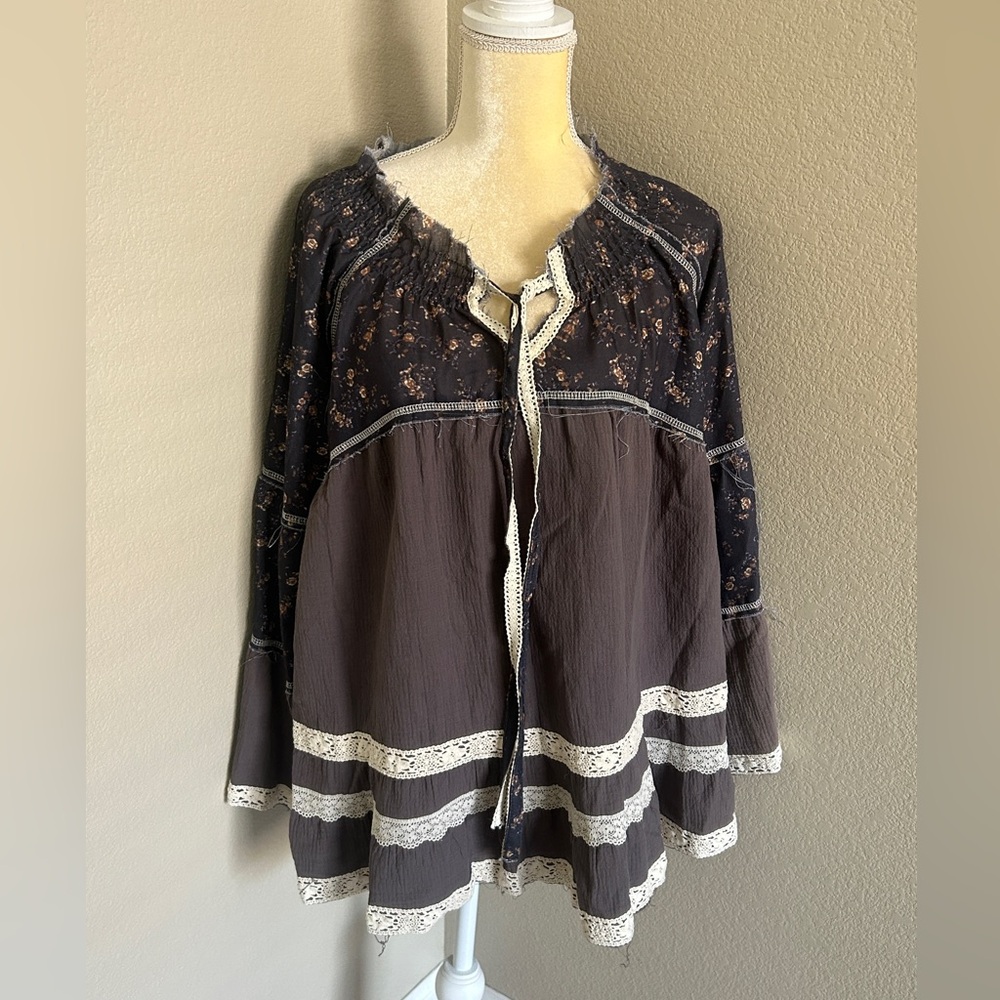 POL NWT  100% cotton dark Blue and Black floral Boho Peasant Top size M